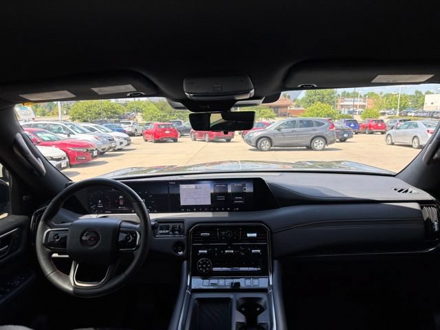 Used 2025 Nissan Armada PRO-4X AWD/4WD image 27