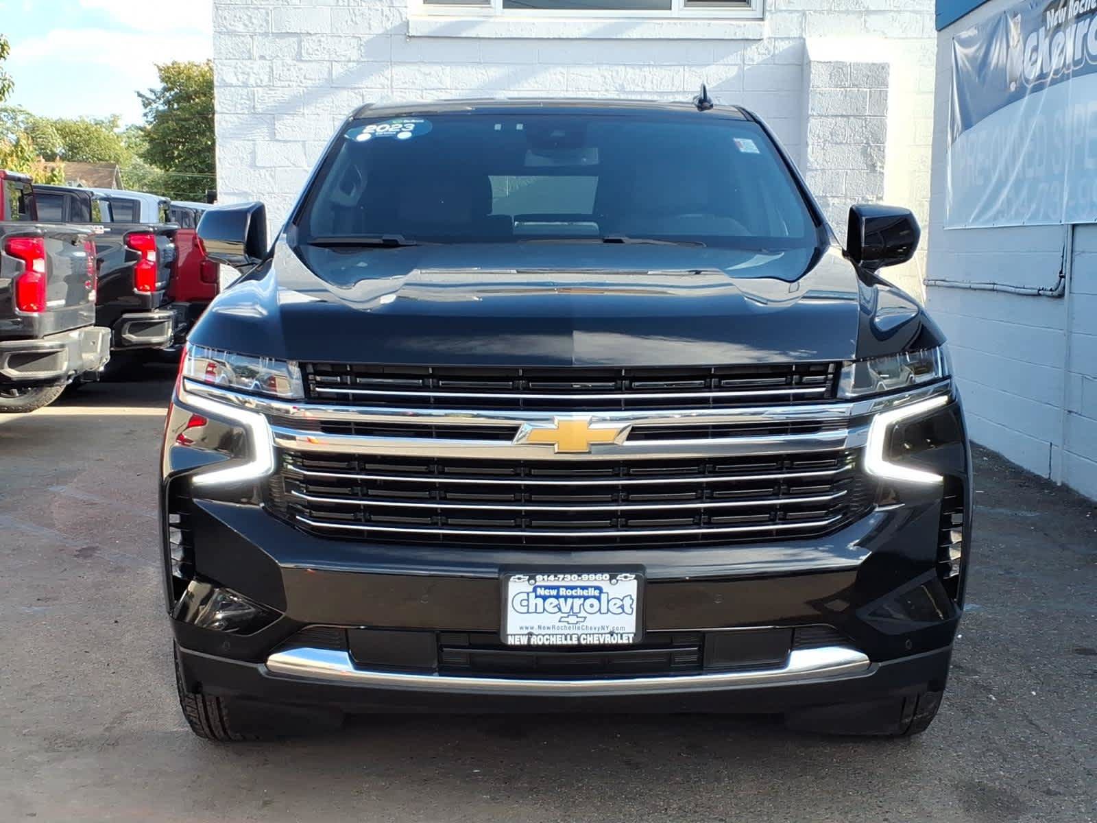 Used 2023 Chevrolet Suburban LT AWD/4WD image 2