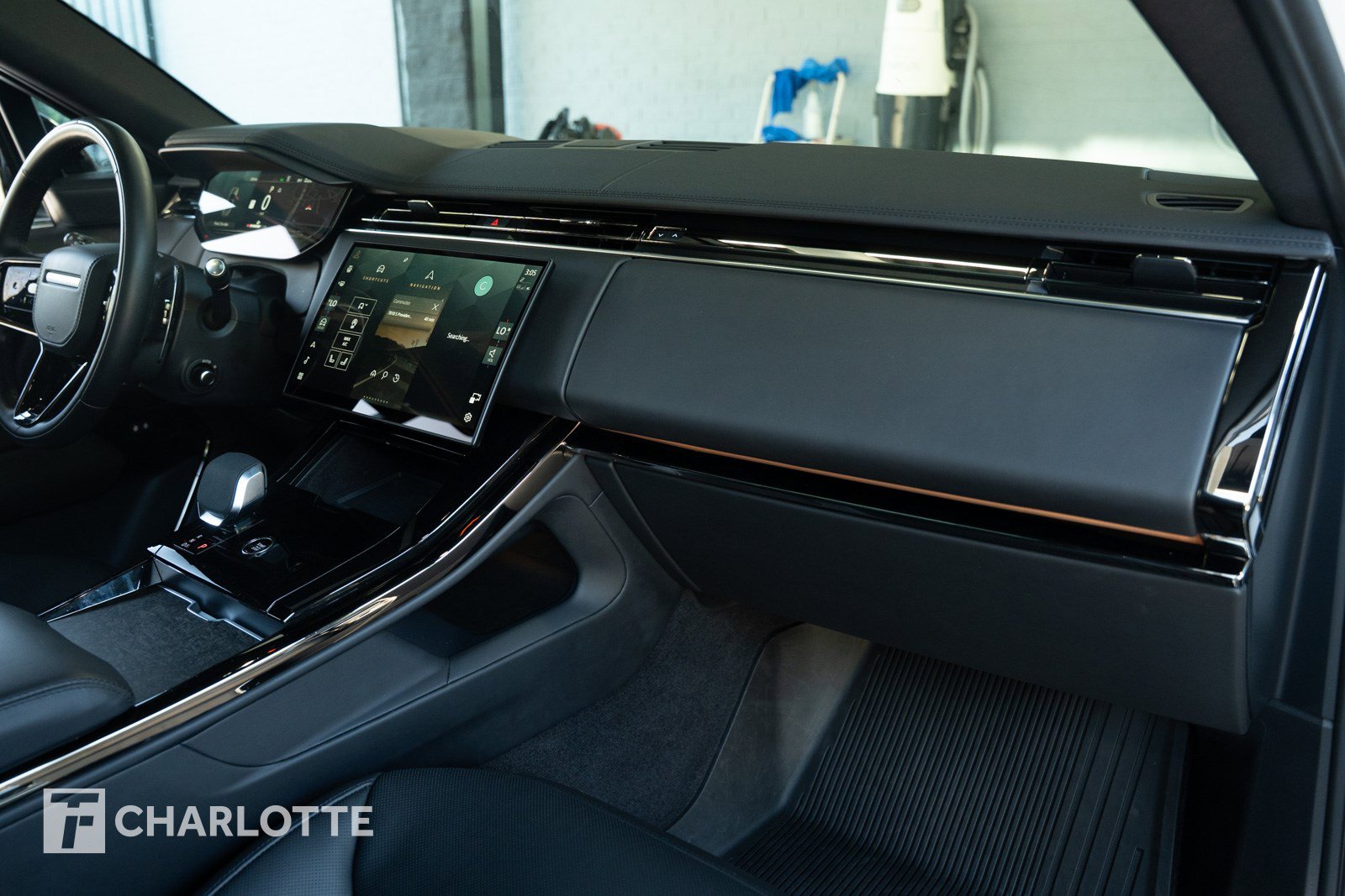 Used 2024 Land Rover Range Rover Sport Dynamic SE image 25