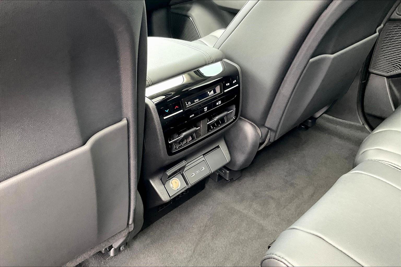 New 2025 Acura MDX SH-AWD image 32