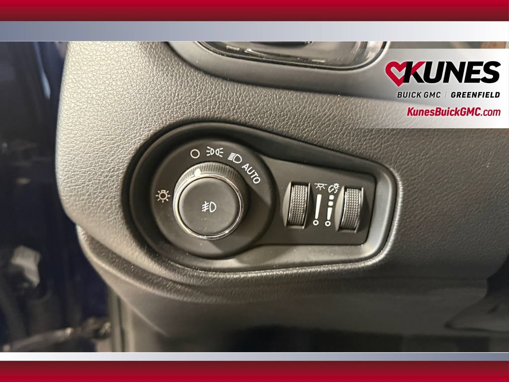 Used 2019 Jeep Renegade Altitude w/ Quick Order Package 2XM FWD image 18