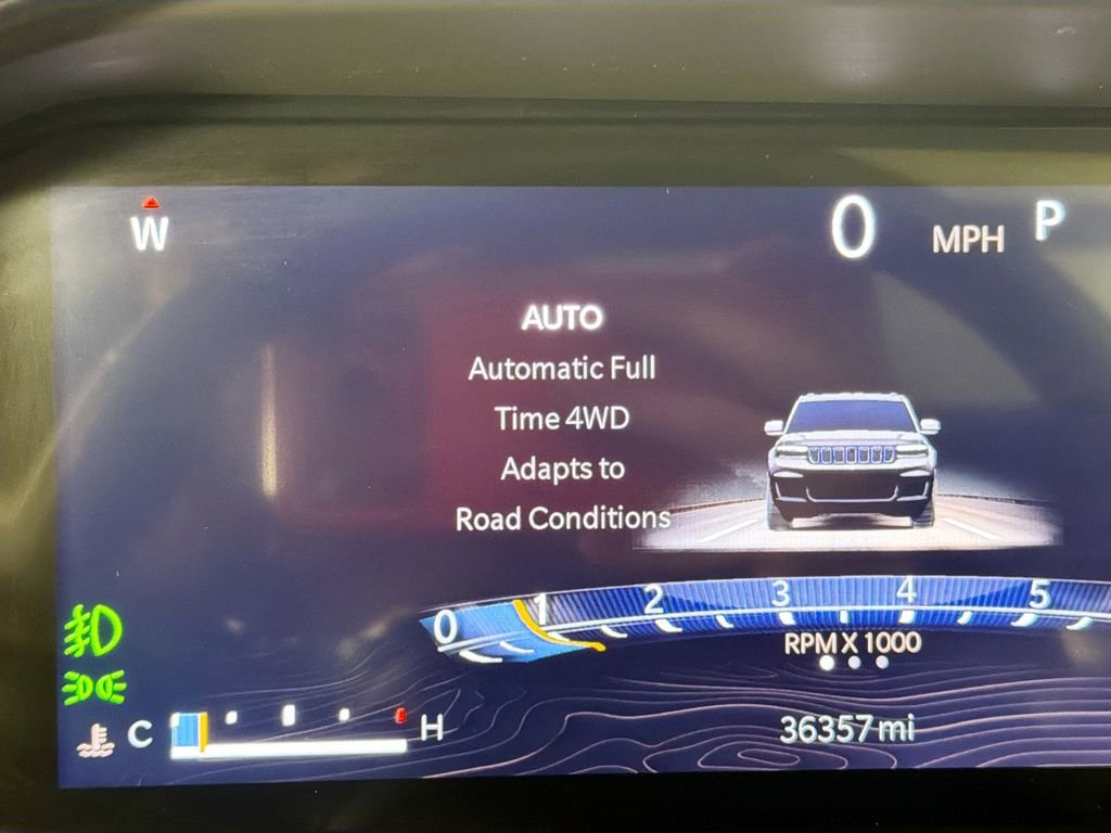 Used 2021 Jeep Grand Cherokee L Summit w/ Luxury Tech Group V image 13