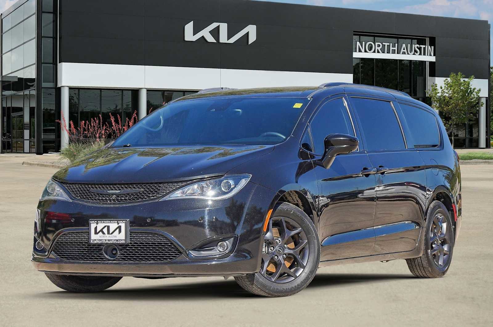 Used 2018 Chrysler Pacifica Touring-L Plus w/ Advanced Safetytec Group