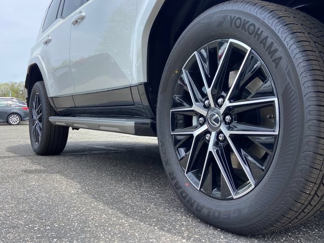 New 2026 Lexus GX 550 w/ Cold Area Package AWD/4WD image 8