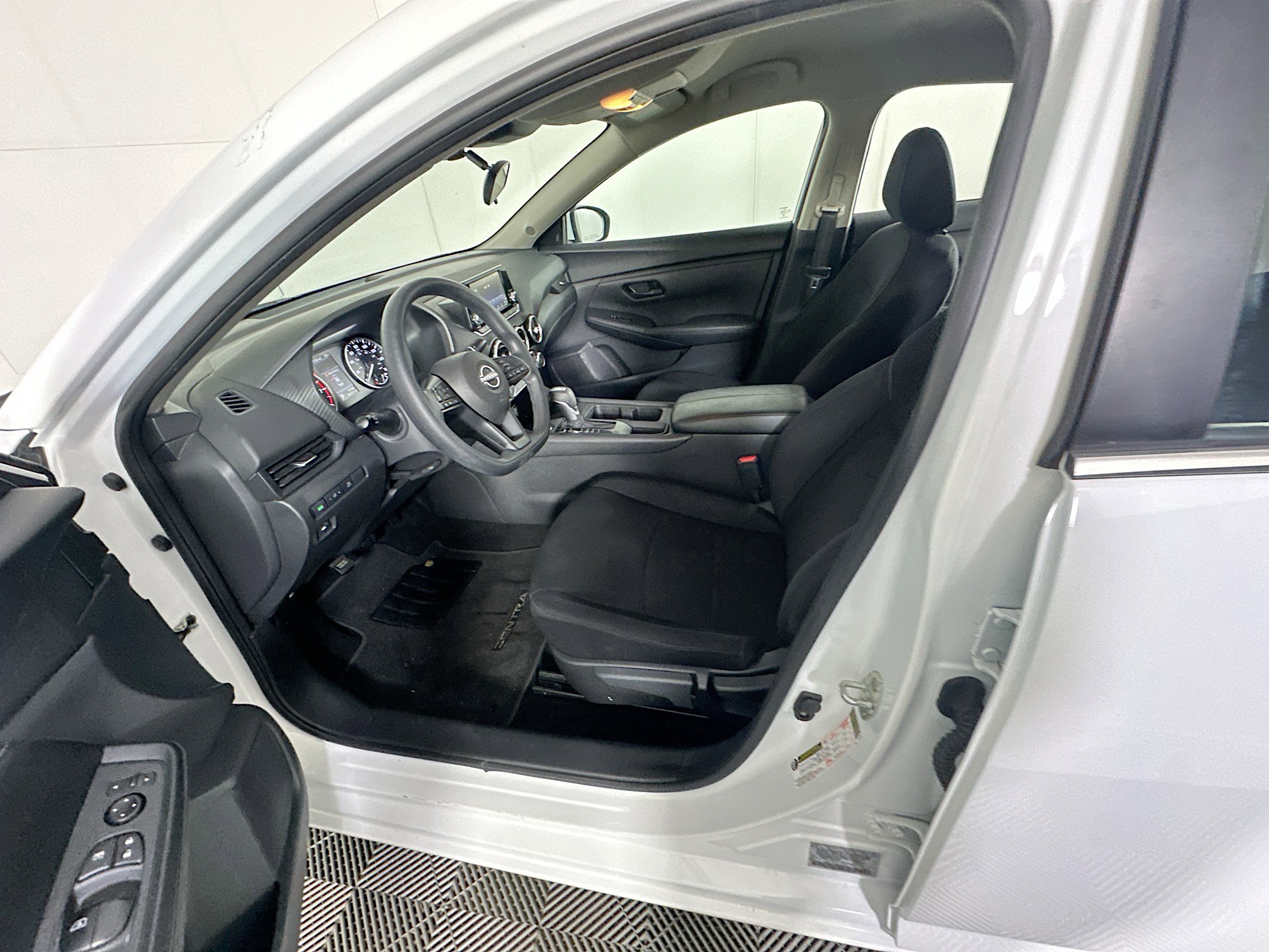 Used 2024 Nissan Sentra S image 13