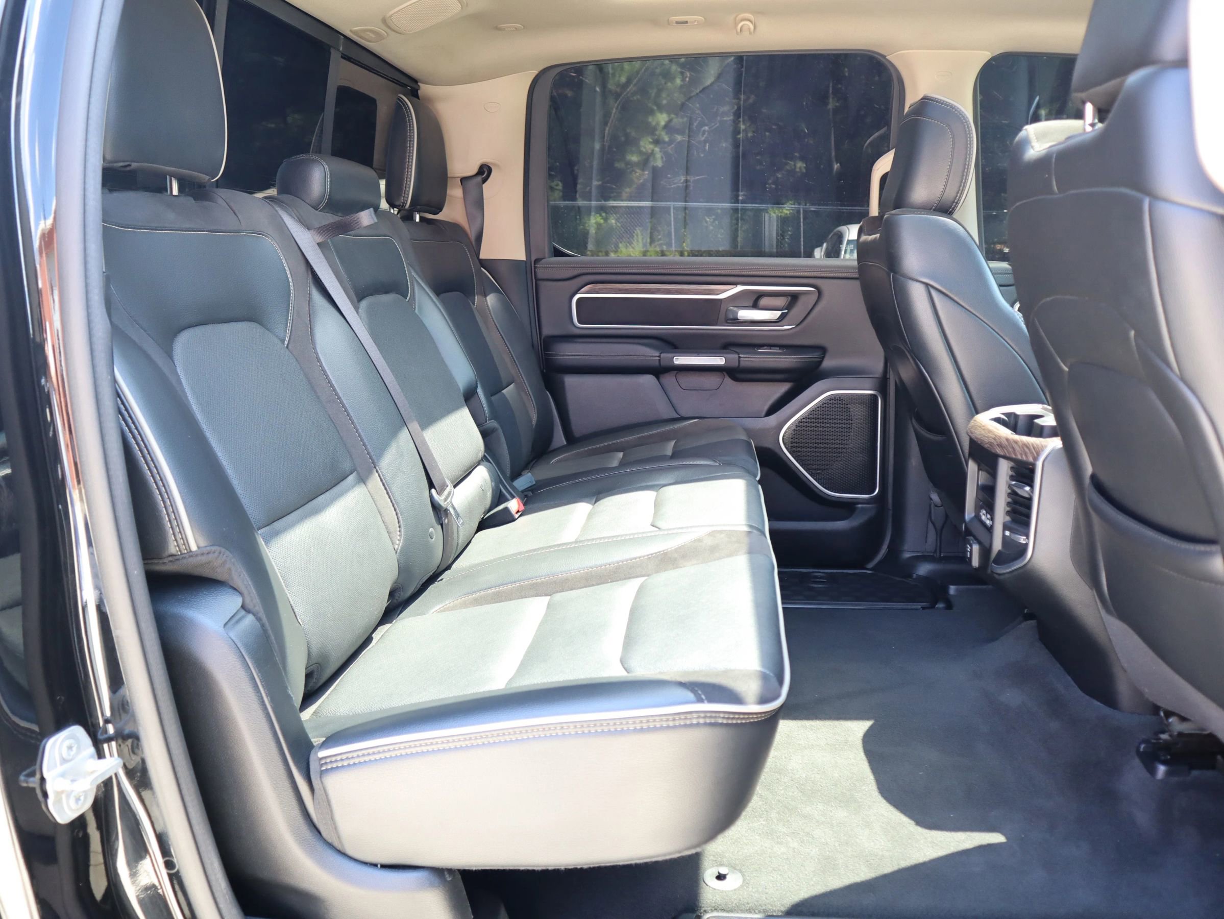 Used 2020 RAM 1500 Laramie image 31