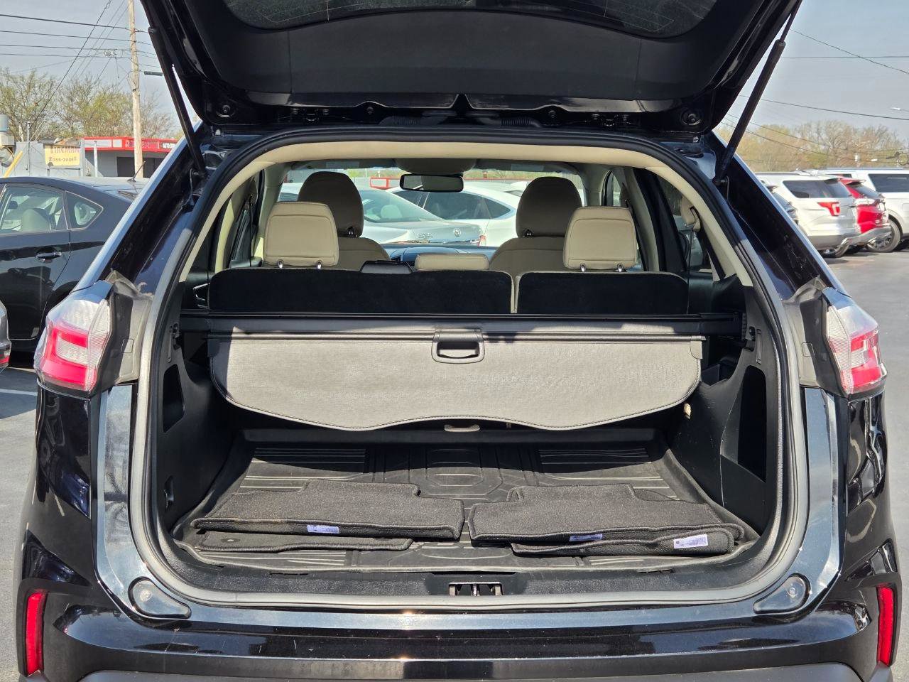 Used 2019 Ford Edge SEL FWD image 18