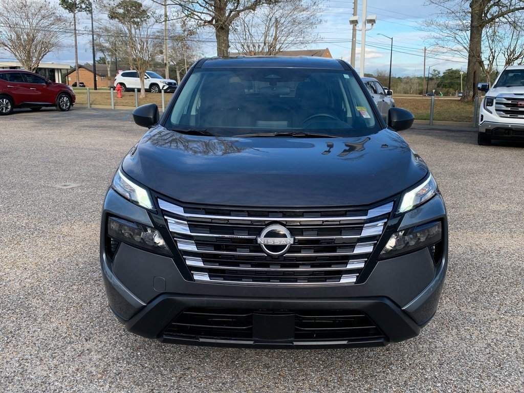 Used 2025 Nissan Rogue S image 3