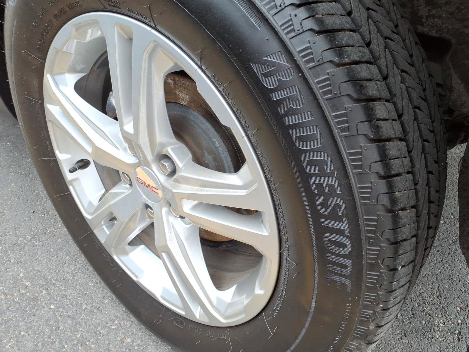 Used 2024 GMC Terrain SLE image 29