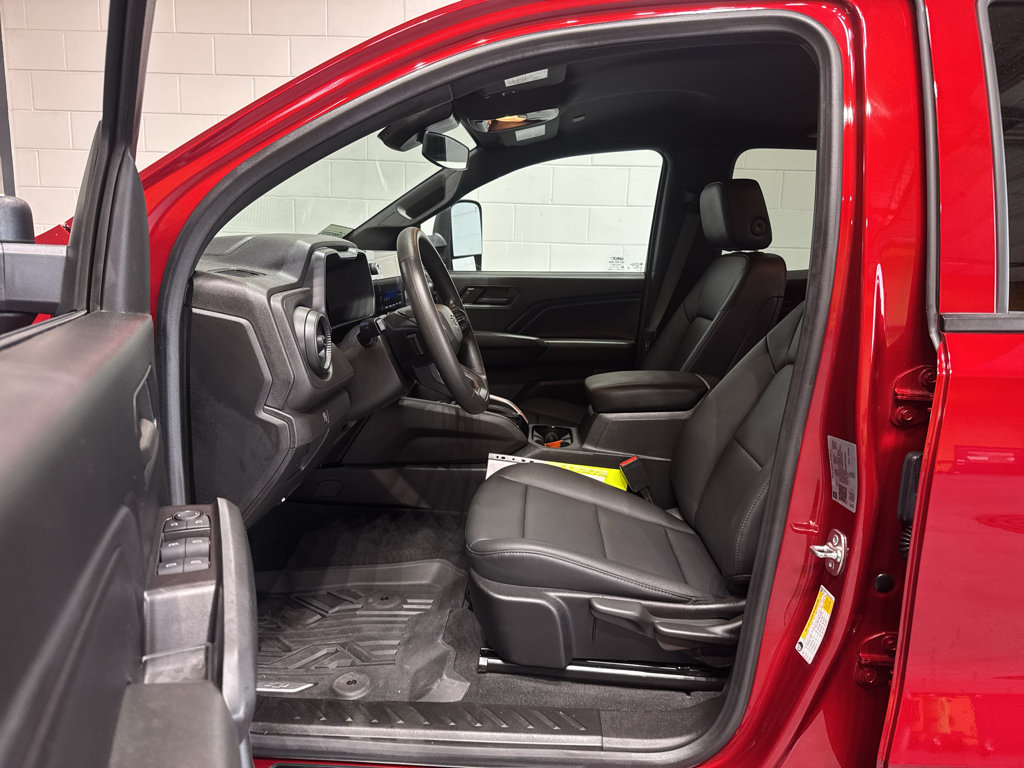 Used 2024 Chevrolet Colorado Trail Boss w/ LPO, Dark Essentials Package AWD/4WD image 13