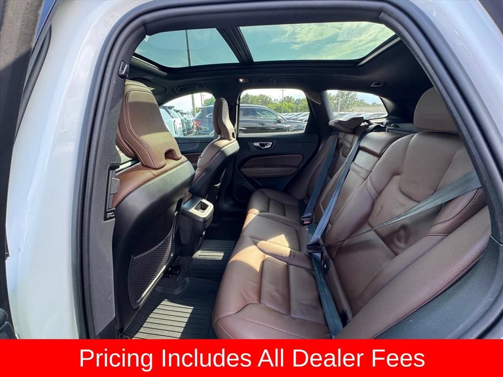 Used 2021 Volvo XC60 T5 Momentum w/ Protection Package Premier FWD image 12