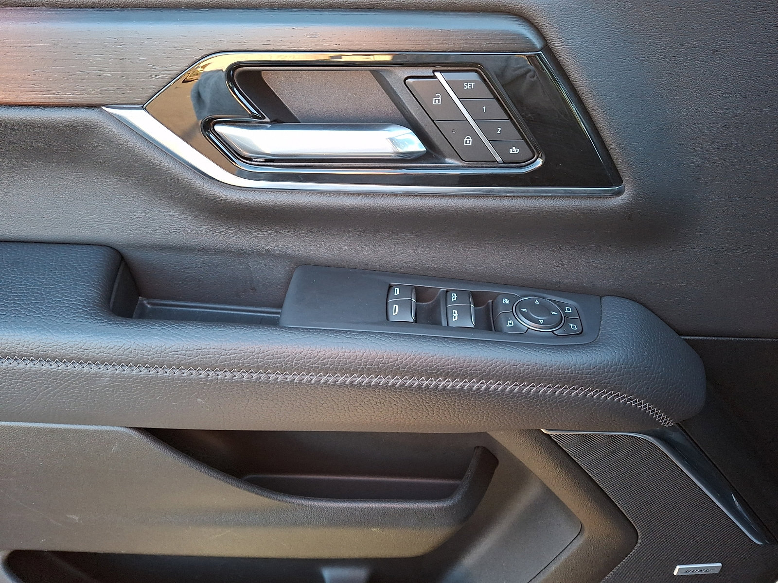 Certified 2025 GMC Yukon Denali image 13