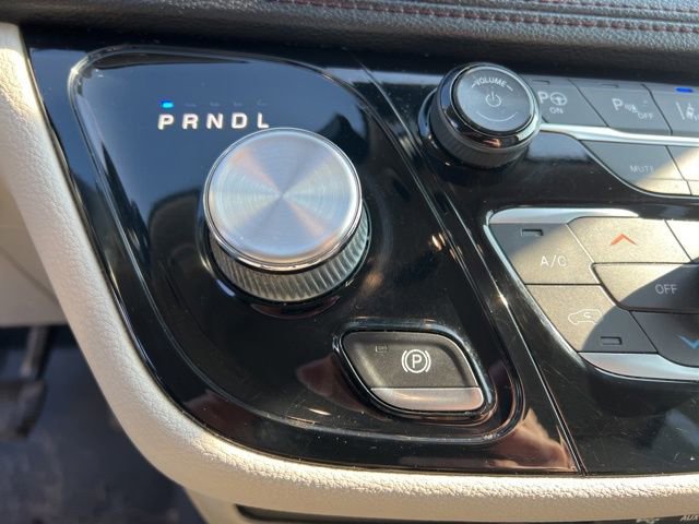 Used 2019 Chrysler Pacifica Limited w/ Tire & Wheel Group image 23