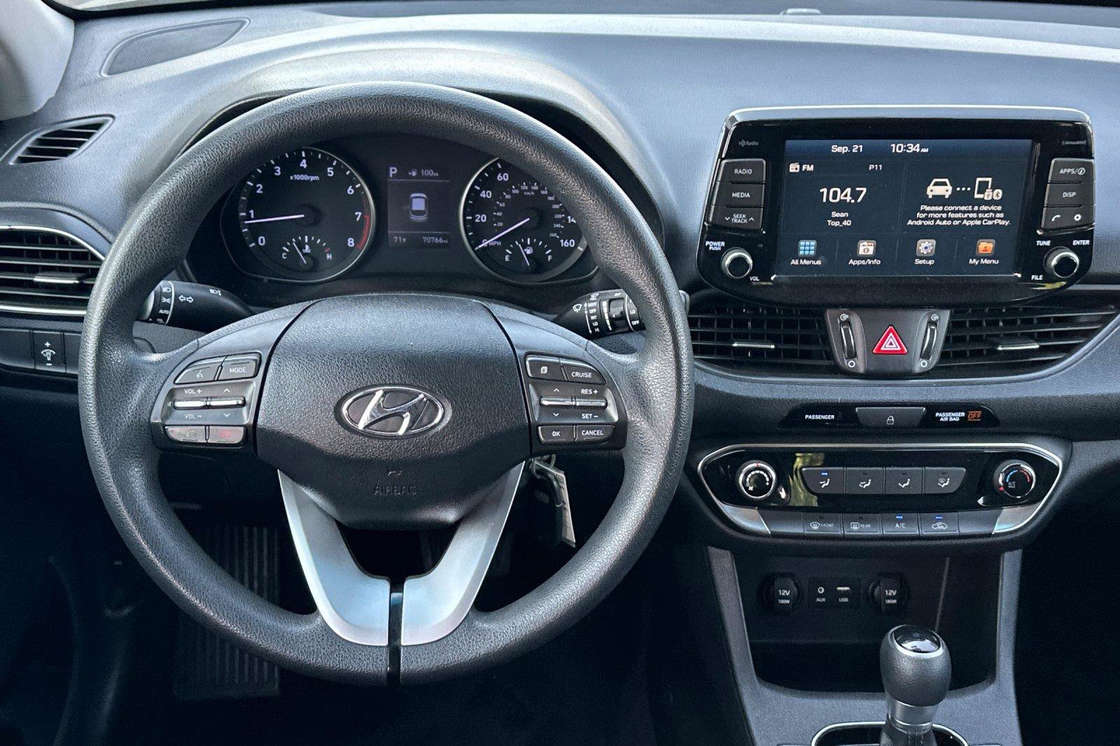Used 2020 Hyundai Elantra GT FWD image 13