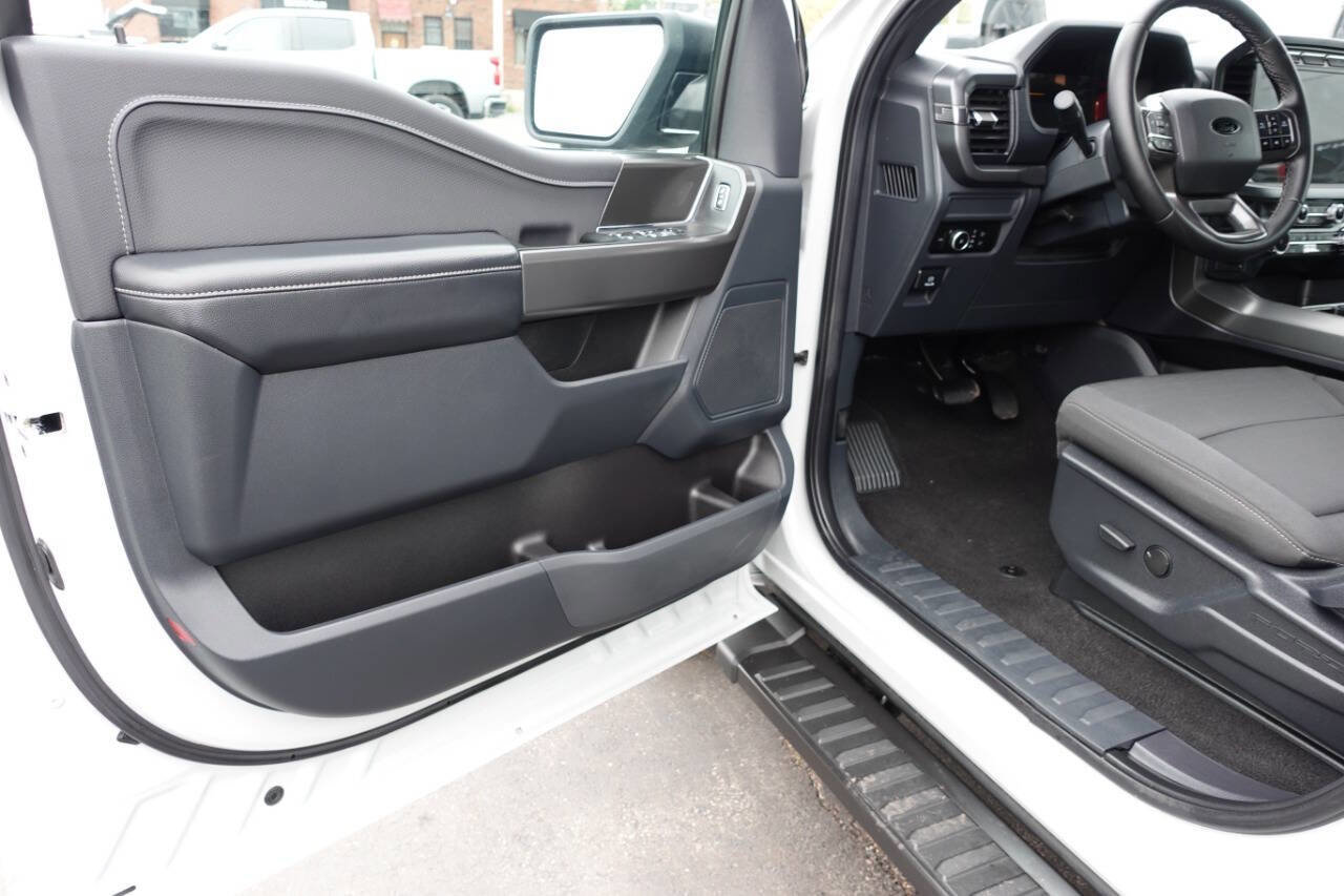 Used 2024 Ford F150 XLT w/ XLT Black Appearance Package AWD/4WD image 15