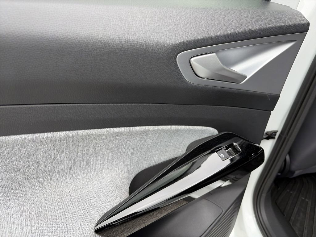 Used 2023 Volkswagen ID.4 Pro image 29