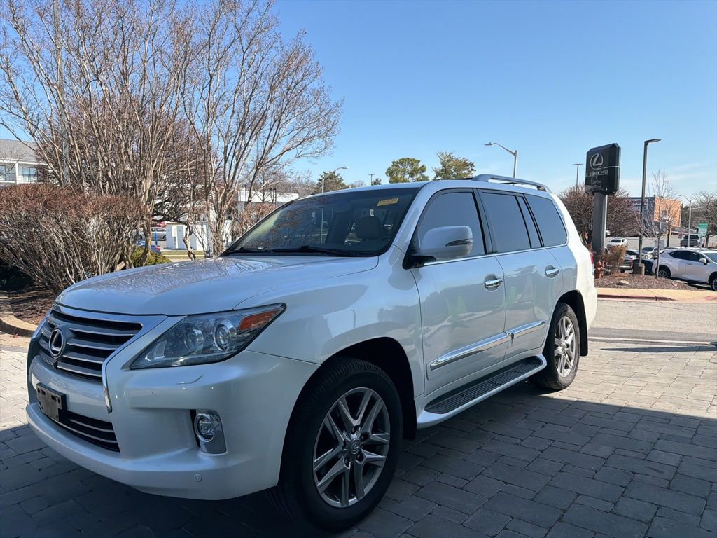 Used 2015 Lexus LX 570 4WD w/ Luxury Package image 27