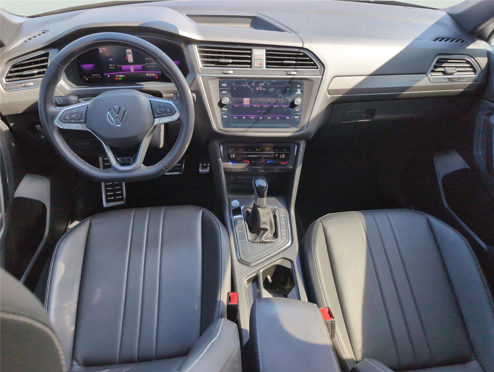 Used 2023 Volkswagen Tiguan SE R-Line image 28