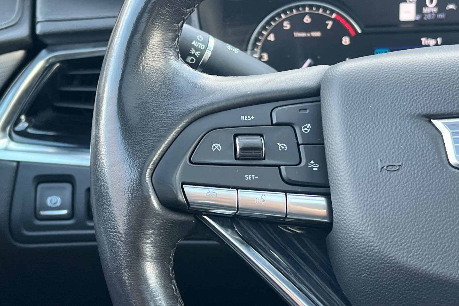 Used 2023 Cadillac XT6 Premium Luxury image 37