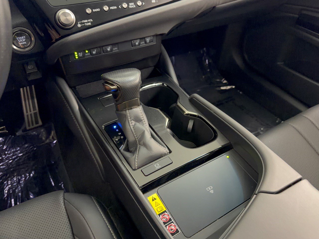 Certified 2024 Lexus ES 350 F Sport w/ Accessory Package (Z2) FWD image 23