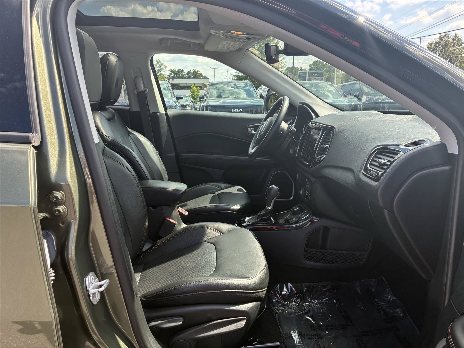 Used 2018 Jeep Compass Limited AWD/4WD image 15