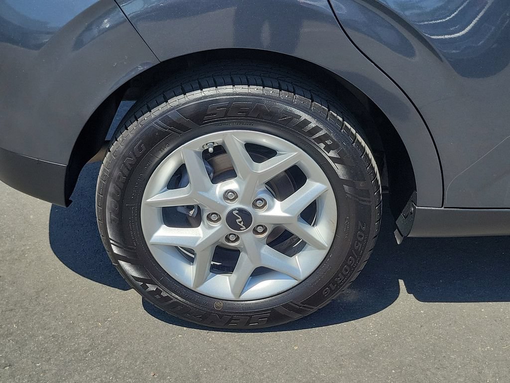 Used 2023 Kia Soul LX w/ Option Group 015 FWD image 6