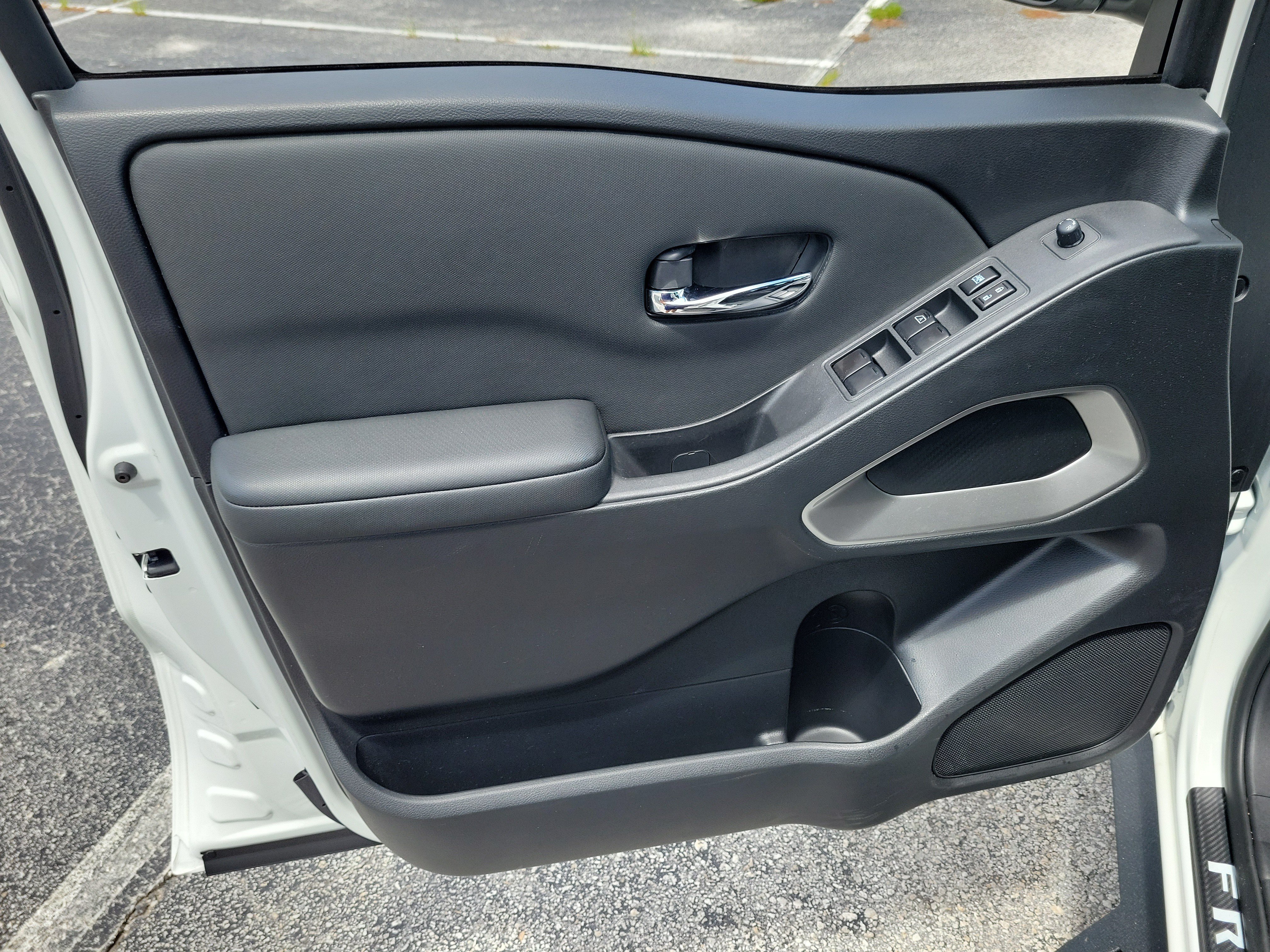 Certified 2024 Nissan Frontier SV w/ Technology Package RWD image 9