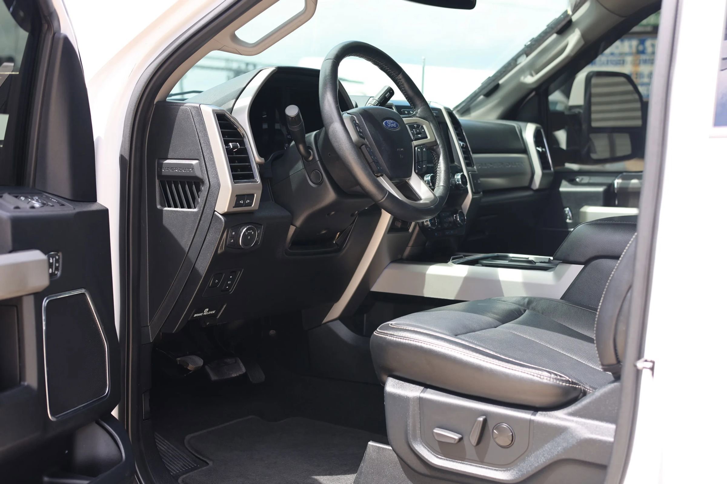 Used 2020 Ford F250 Lariat w/ Lariat Ultimate Package AWD/4WD image 18