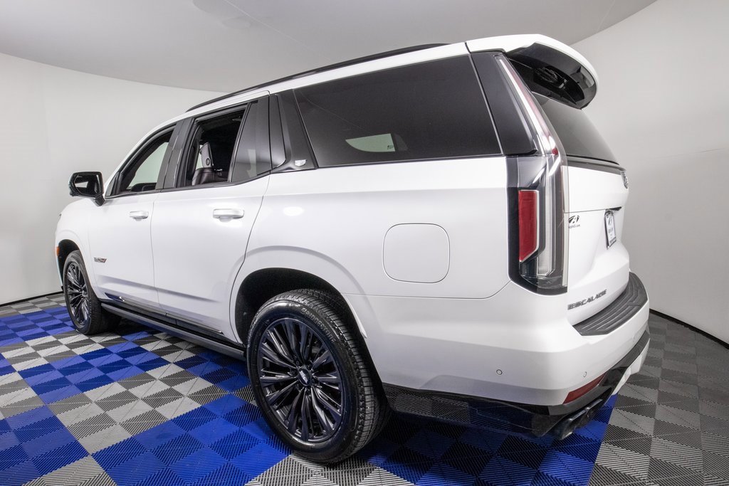 Used 2023 Cadillac Escalade V w/ LPO, ONYX Package image 7