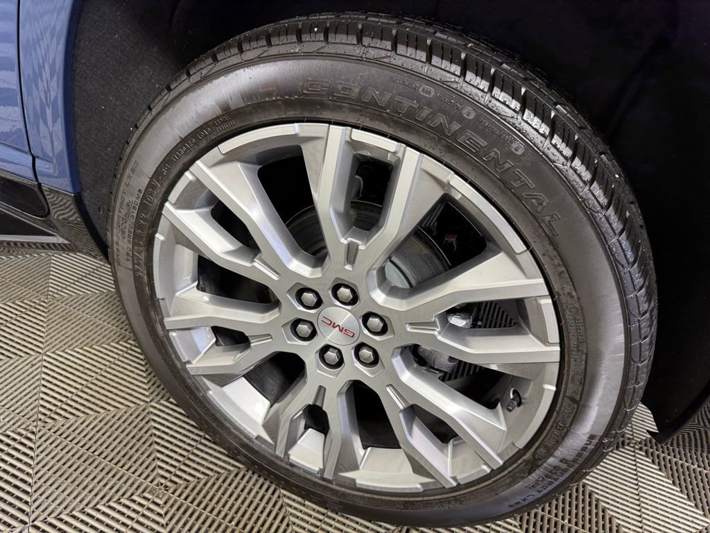 Used 2025 GMC Acadia Denali w/ Super Cruise Package image 10