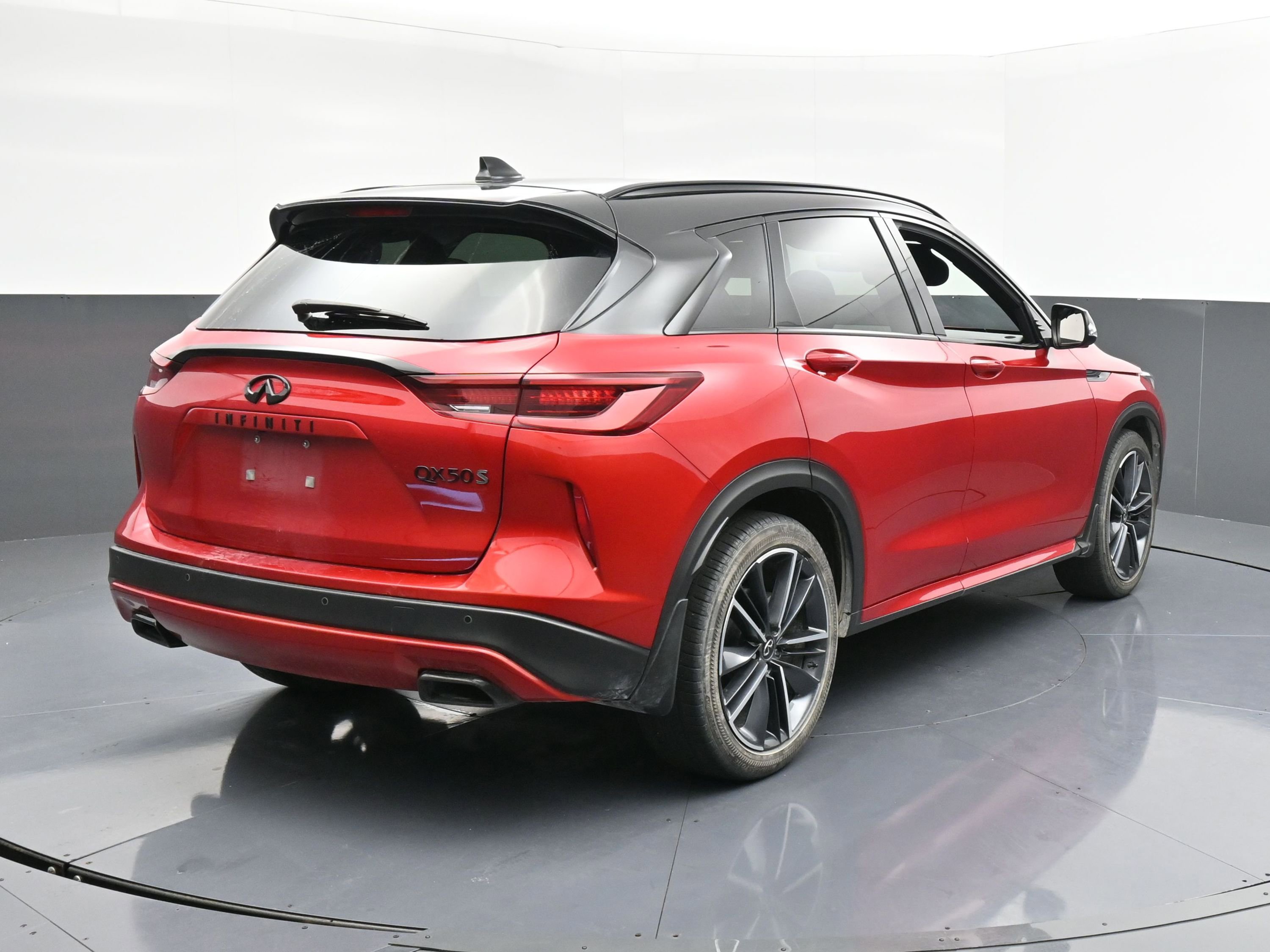 Used 2023 INFINITI QX50 Sport image 8