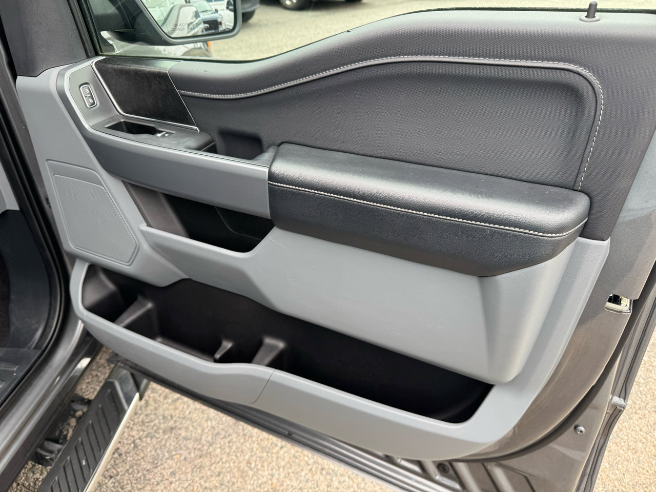 Used 2022 Ford F150 XLT w/ Equipment Group 302A High image 39