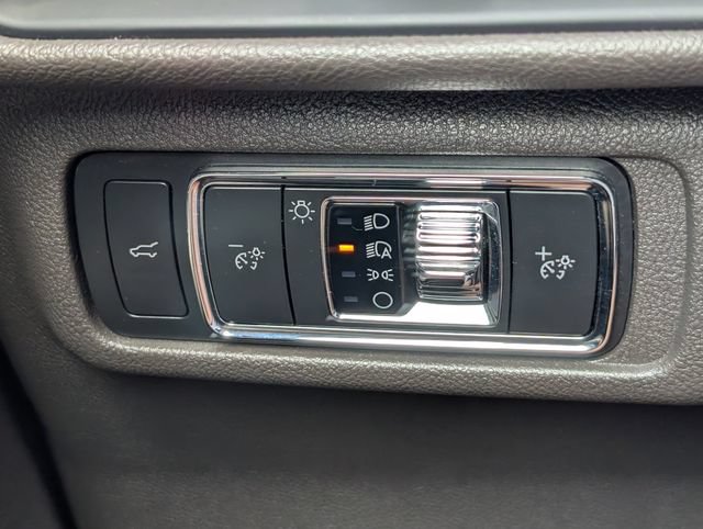 Used 2020 Lincoln Corsair FWD w/ Equipment Group 101A image 25