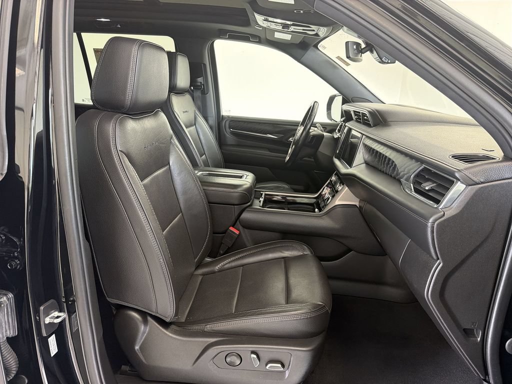 Used 2022 GMC Yukon Denali RWD image 29