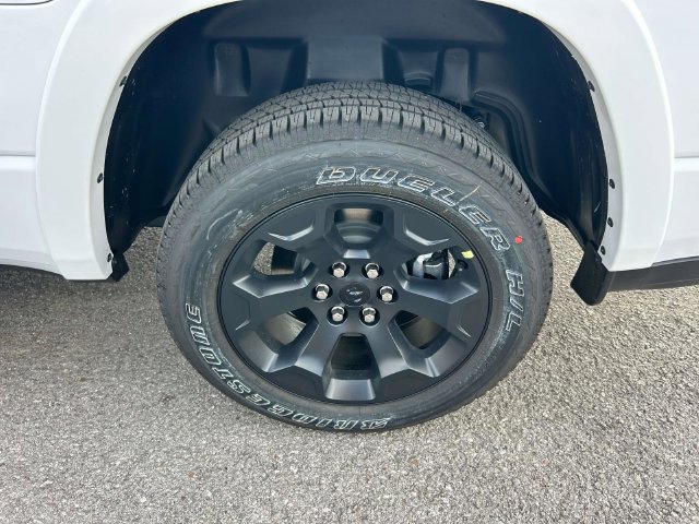 New 2027 RAM 1500 4x4 Crew Cab image 13