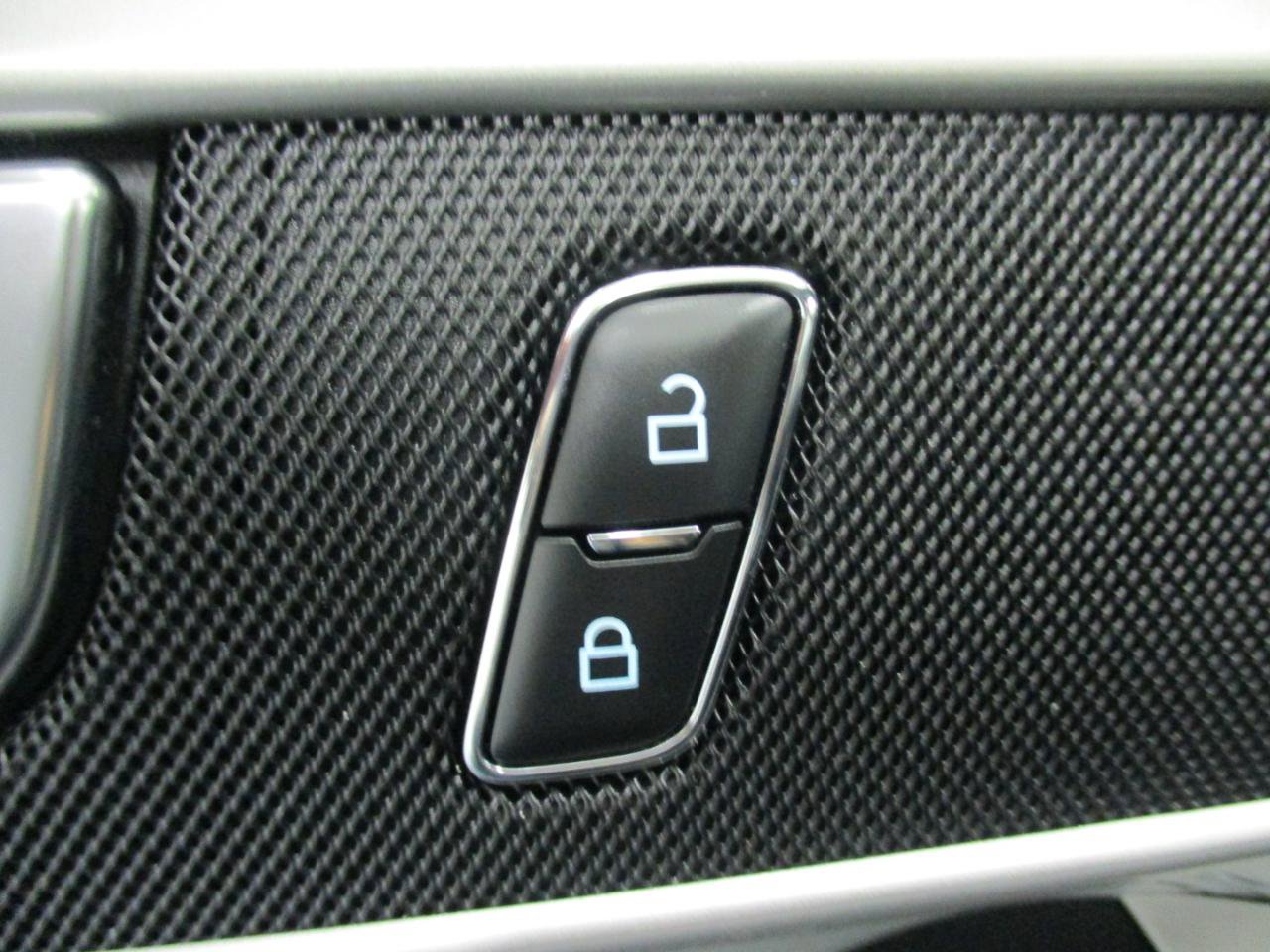 Used 2023 Ford Explorer XLT w/ Equipment Group 202A image 20