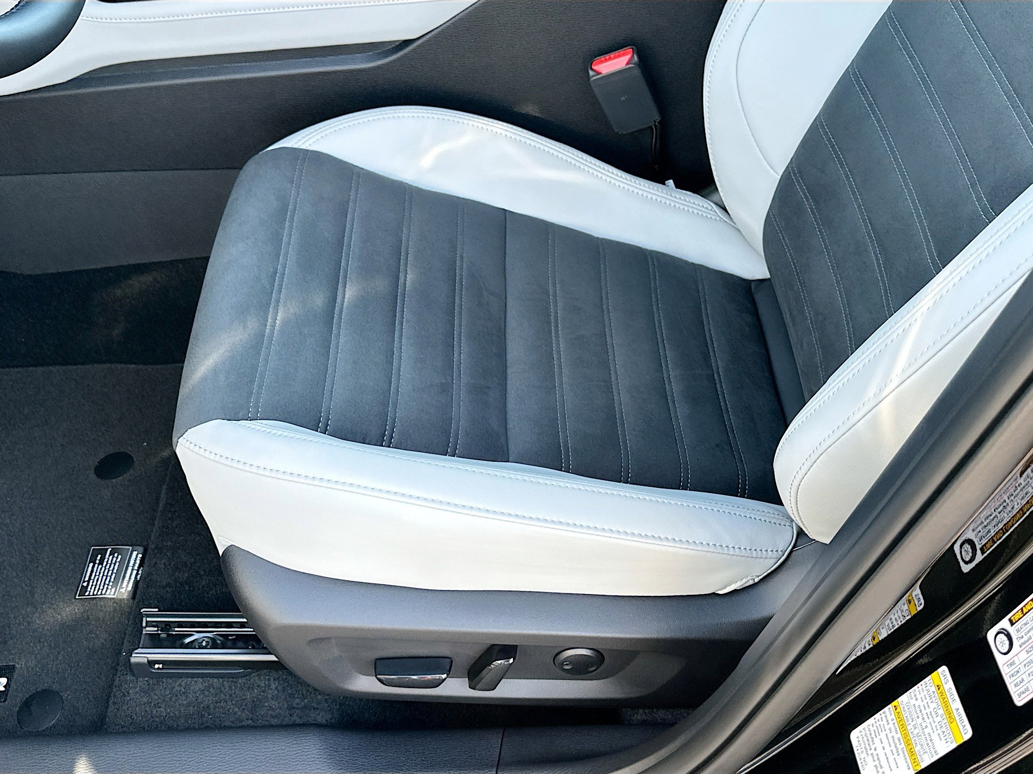 New 2025 Mitsubishi Outlander SE image 14