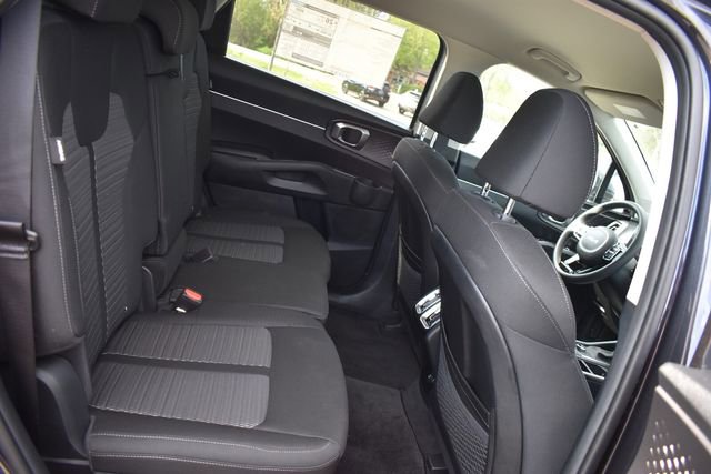New 2025 Kia Sorento LX FWD image 14
