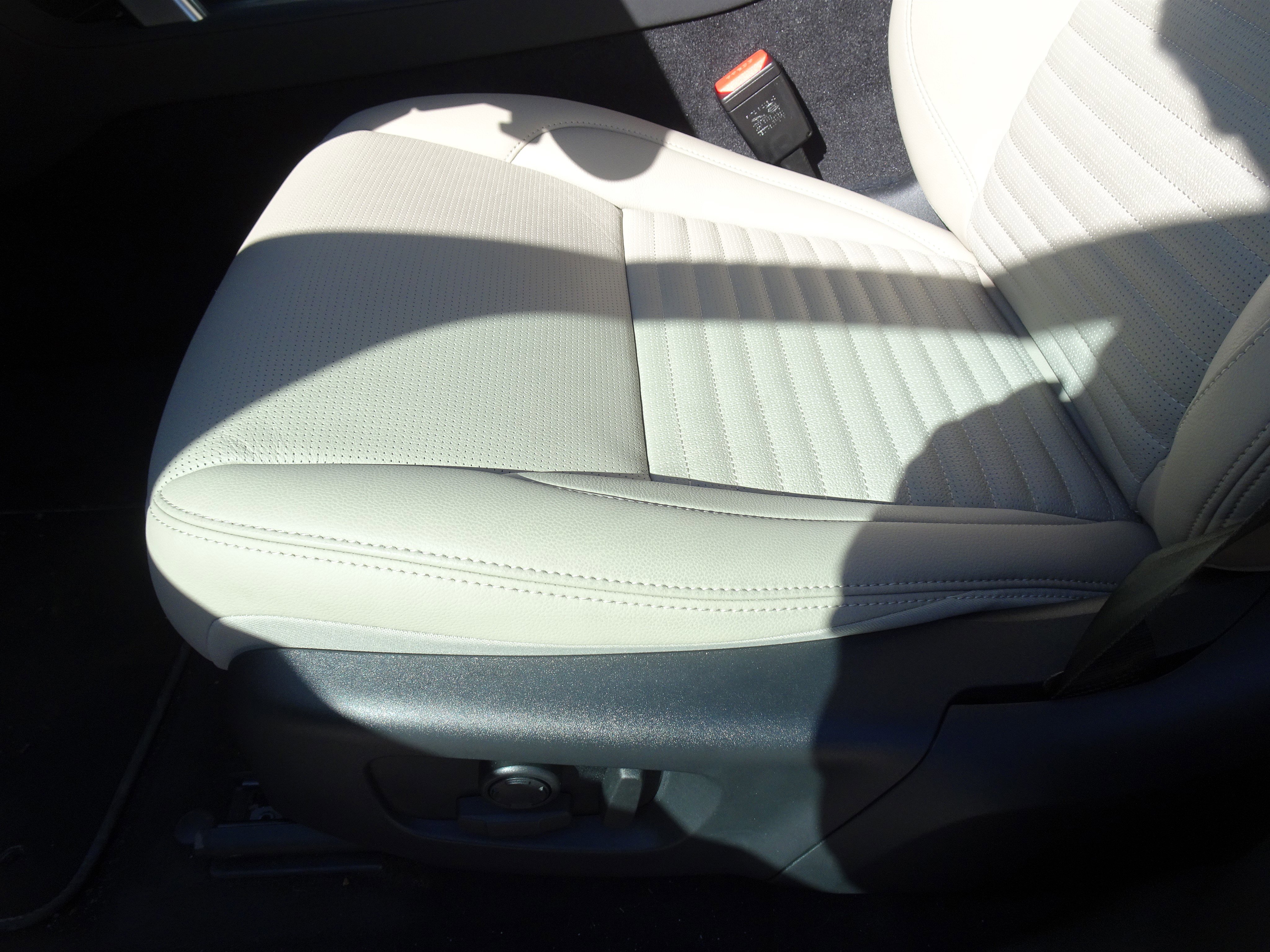 New 2025 Land Rover Discovery Sport S image 12