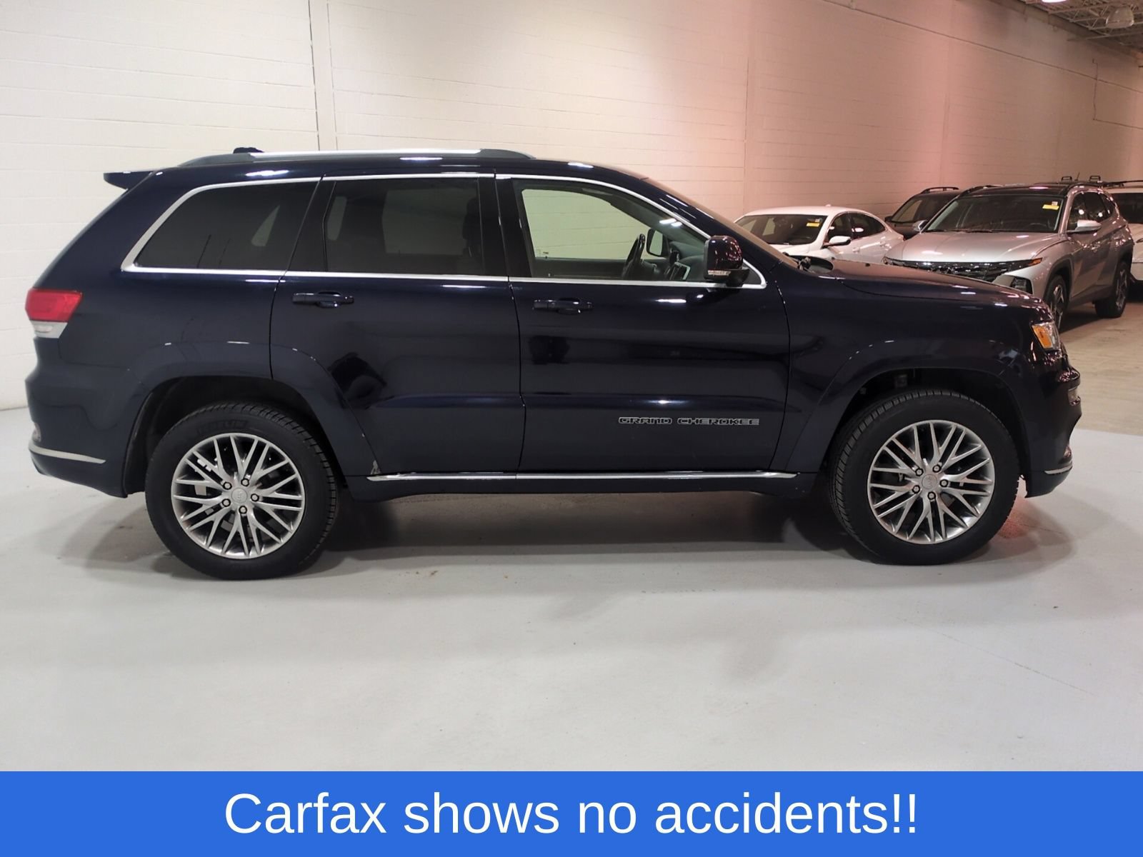 Used 2018 Jeep Grand Cherokee Summit AWD/4WD image 2