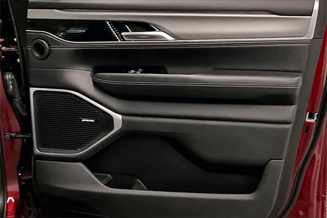 Used 2024 Jeep Wagoneer Series II image 18