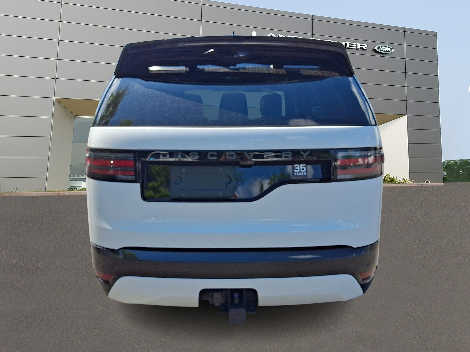 Used 2025 Land Rover Discovery Dynamic SE AWD/4WD image 7