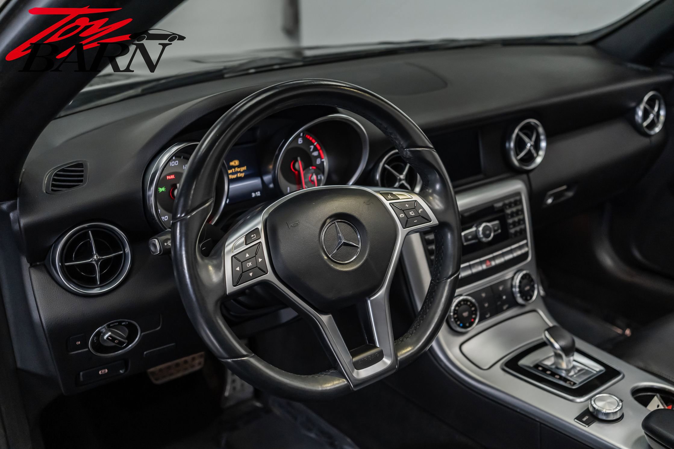 Used 2016 Mercedes-Benz SLK 300 SLK 300 image 32