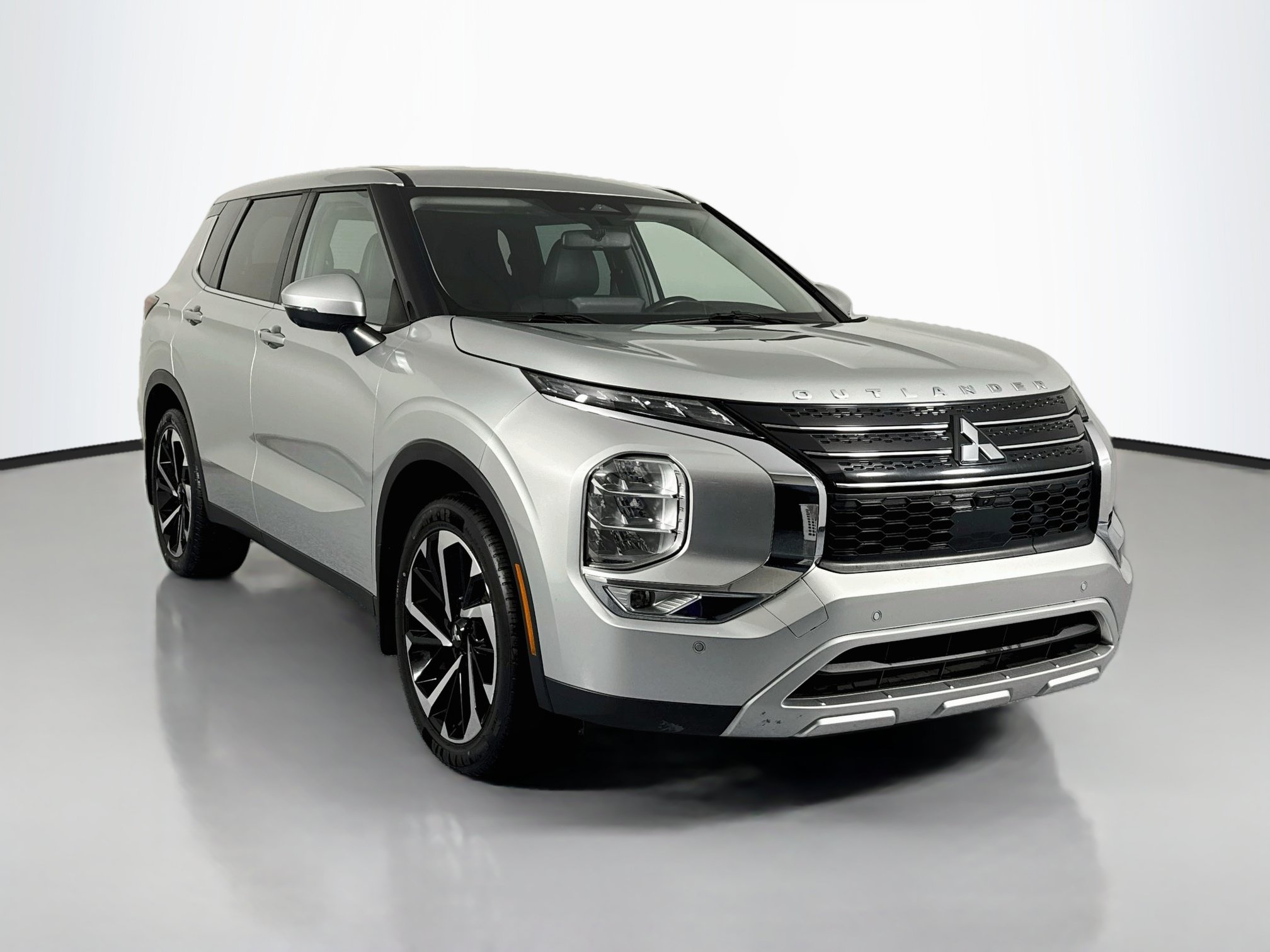 Used 2022 Mitsubishi Outlander SEL Black Edition FWD image 3