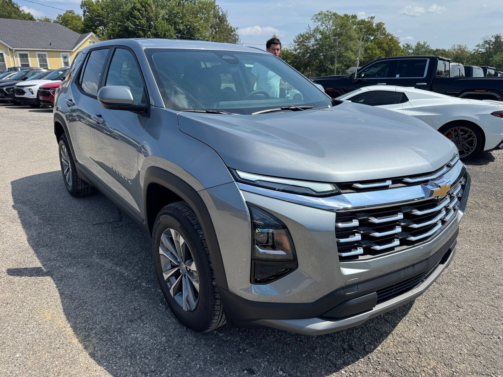 New 2027 Chevrolet Equinox LT AWD/4WD image 8
