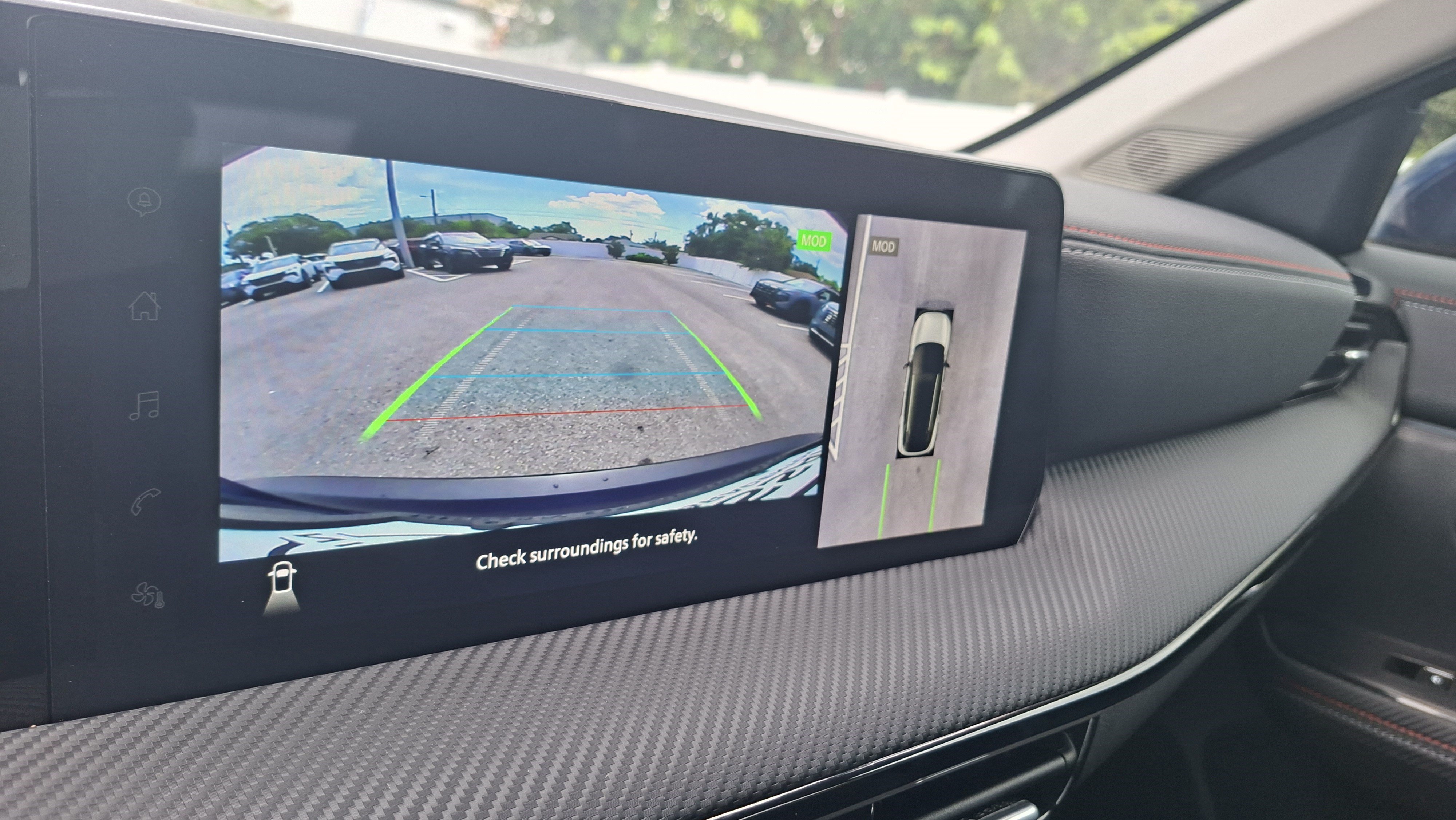 Certified 2025 Nissan Kicks SR FWD image 13