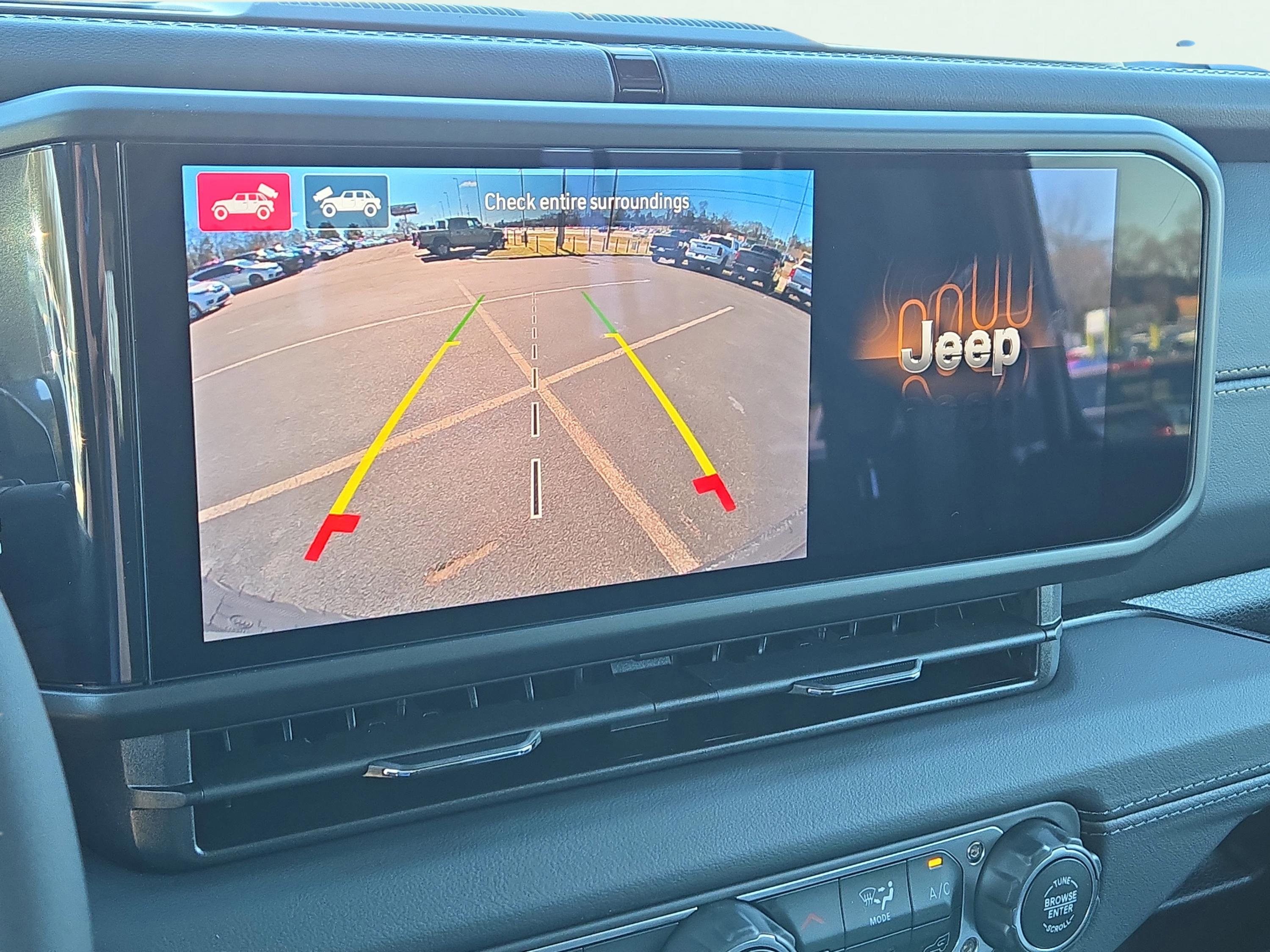 New 2026 Jeep Wrangler Unlimited Sahara AWD/4WD image 25