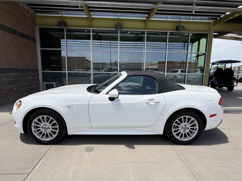 Used 2018 FIAT 124 Spider Classica w/ Technology Group RWD image 7