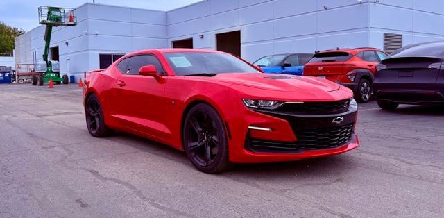 Used 2019 Chevrolet Camaro SS image 2