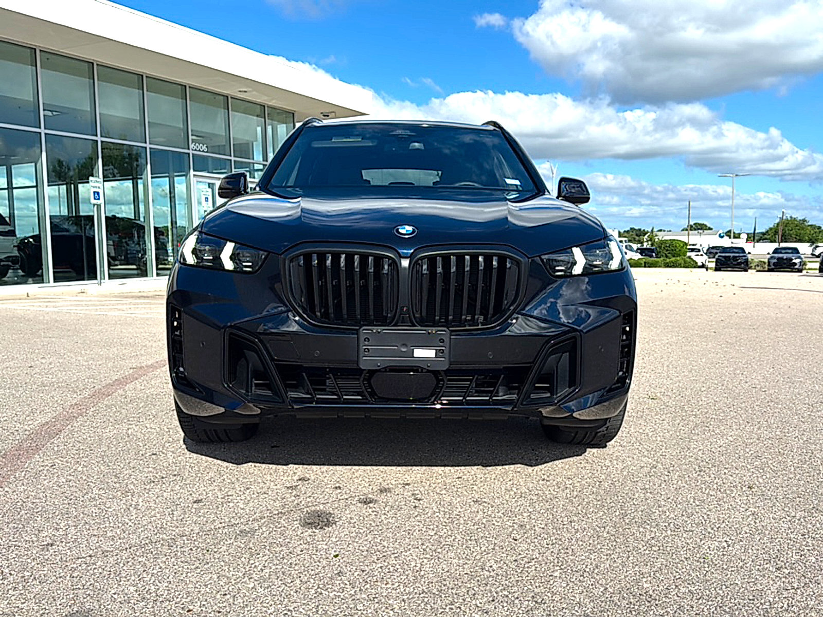 Used 2026 BMW X5 xDrive40i w/ M Sport Package AWD/4WD image 2